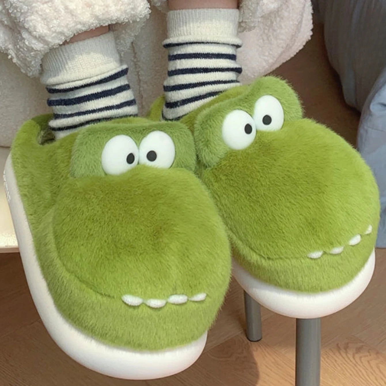Chaussons rigolos adultes | Dinosaure