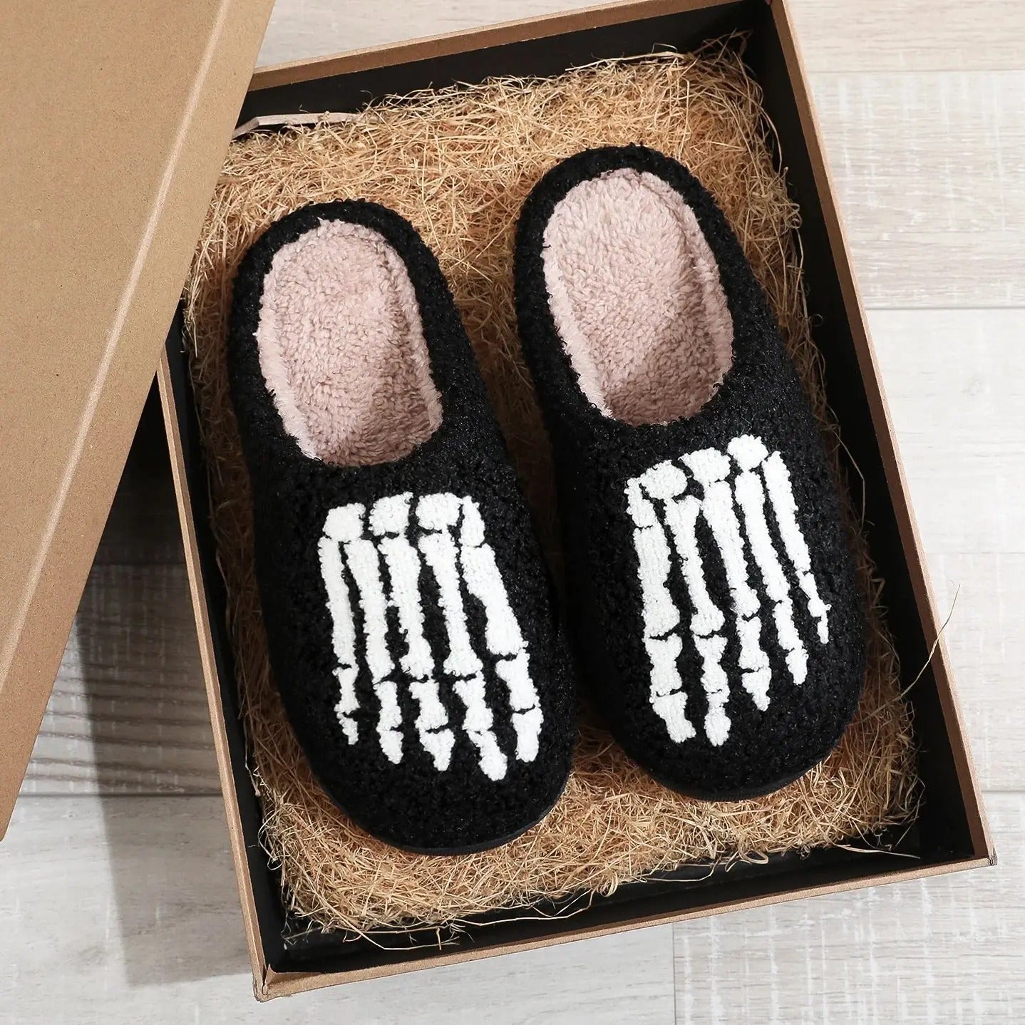 Chaussons mules | Main de squelette