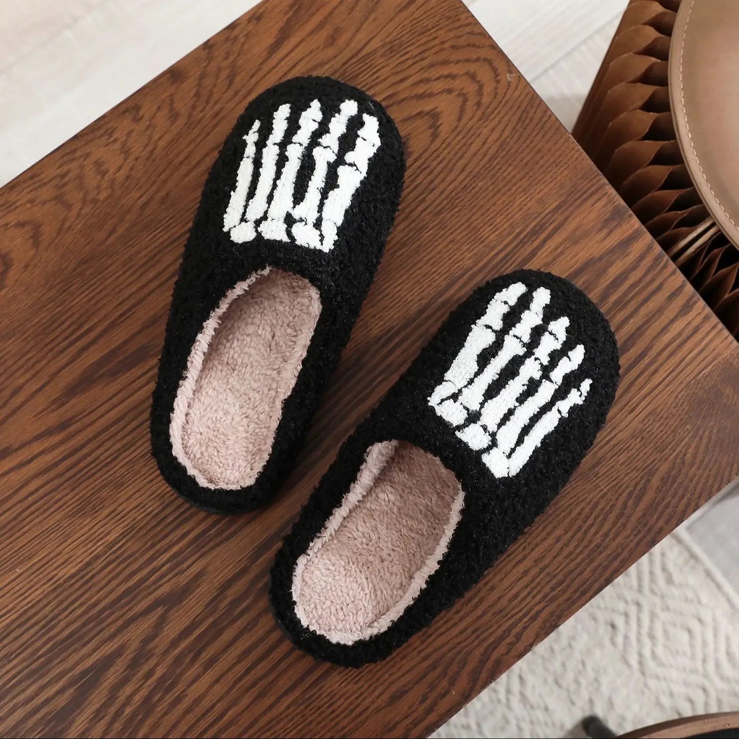 Chaussons mules | Main de squelette