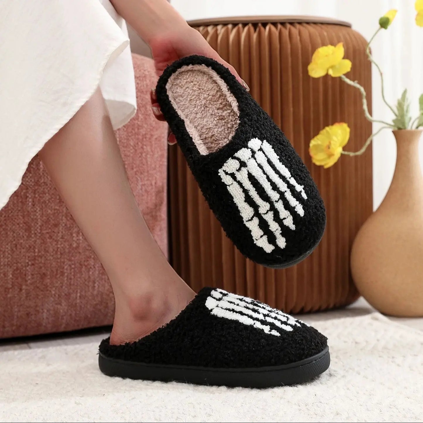 Chaussons mules | Main de squelette